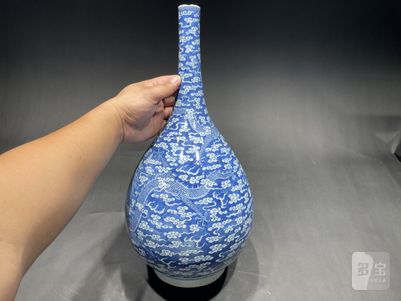 清道光 青花云龙纹胆瓶 - 图5